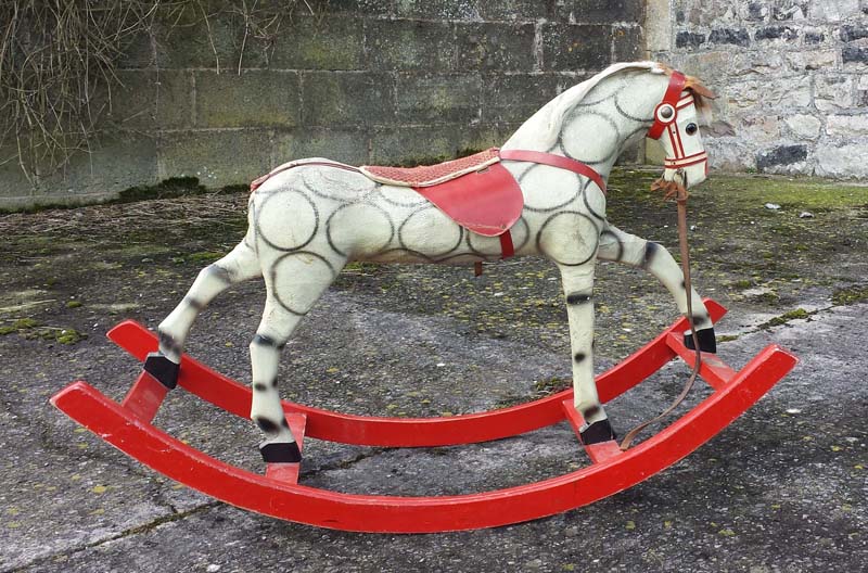 Rollo - Stred rocking horse